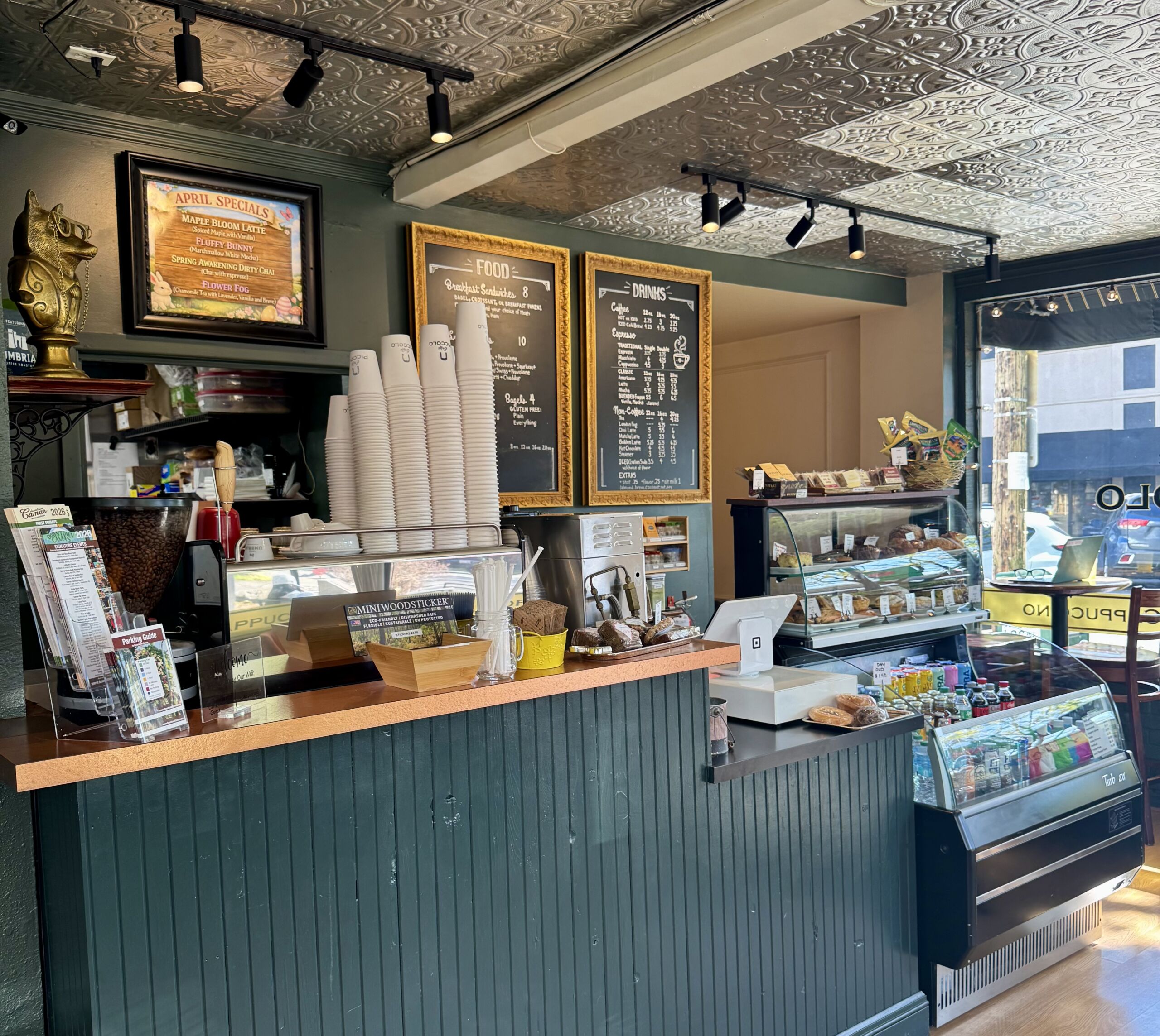 Caffe Piccolo Interior